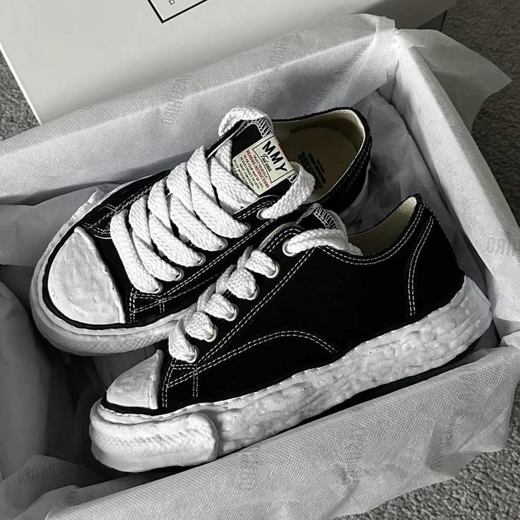 Buty Maison Mihara Yasuhiro w najniższej cenie w historii! Oryginalne Maison Mihara Yasuhiro kupisz na HypeSole.pl