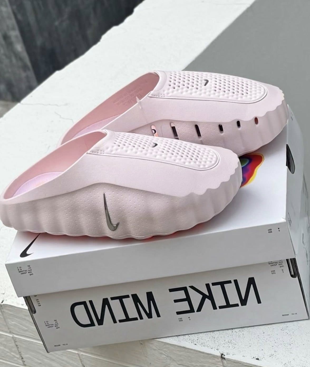 Najnowsze kolory Nike Mind 001 – futurystyczny minimalizm w nowoczesnym wydaniu