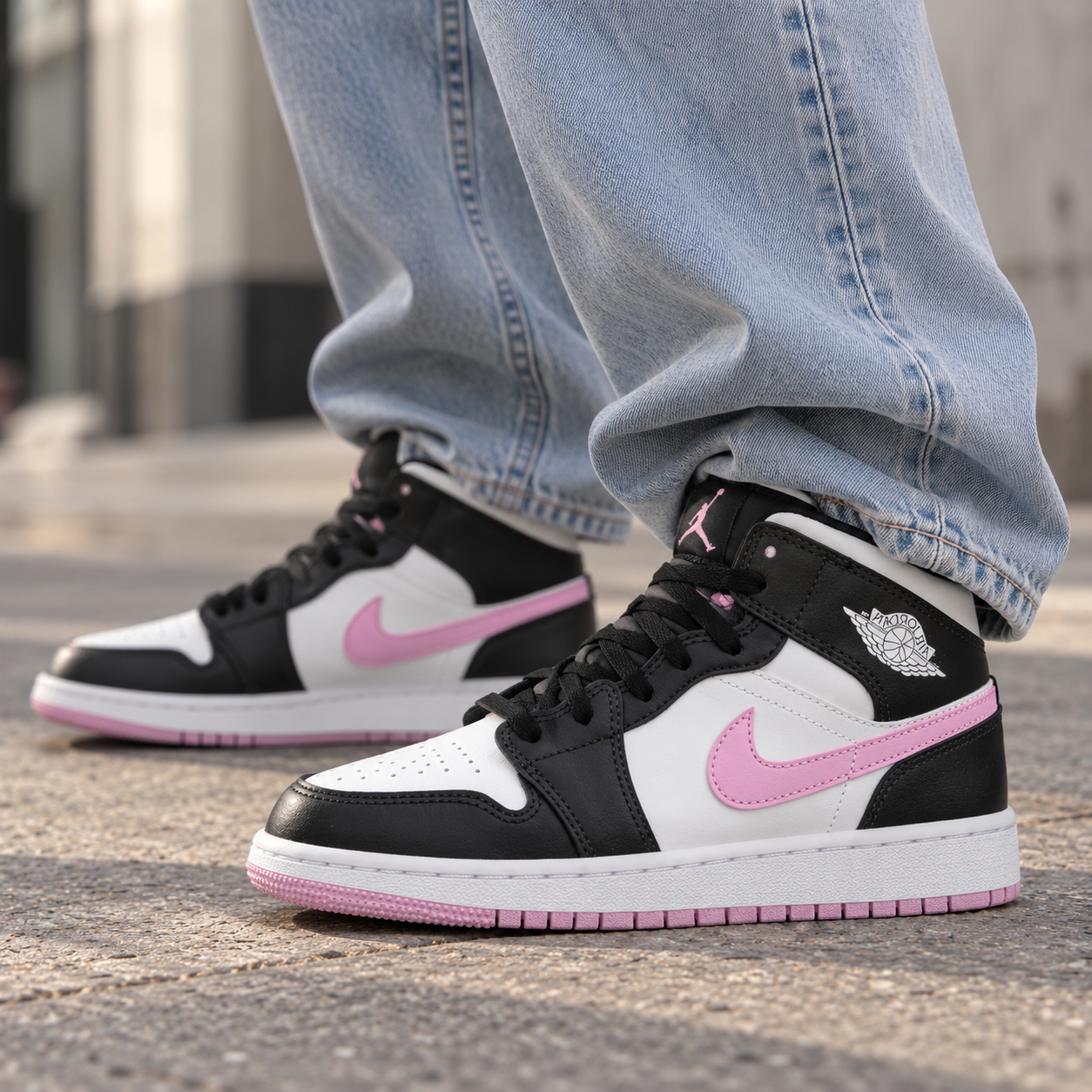 Air Jordan 1 Mid Arctic Pink