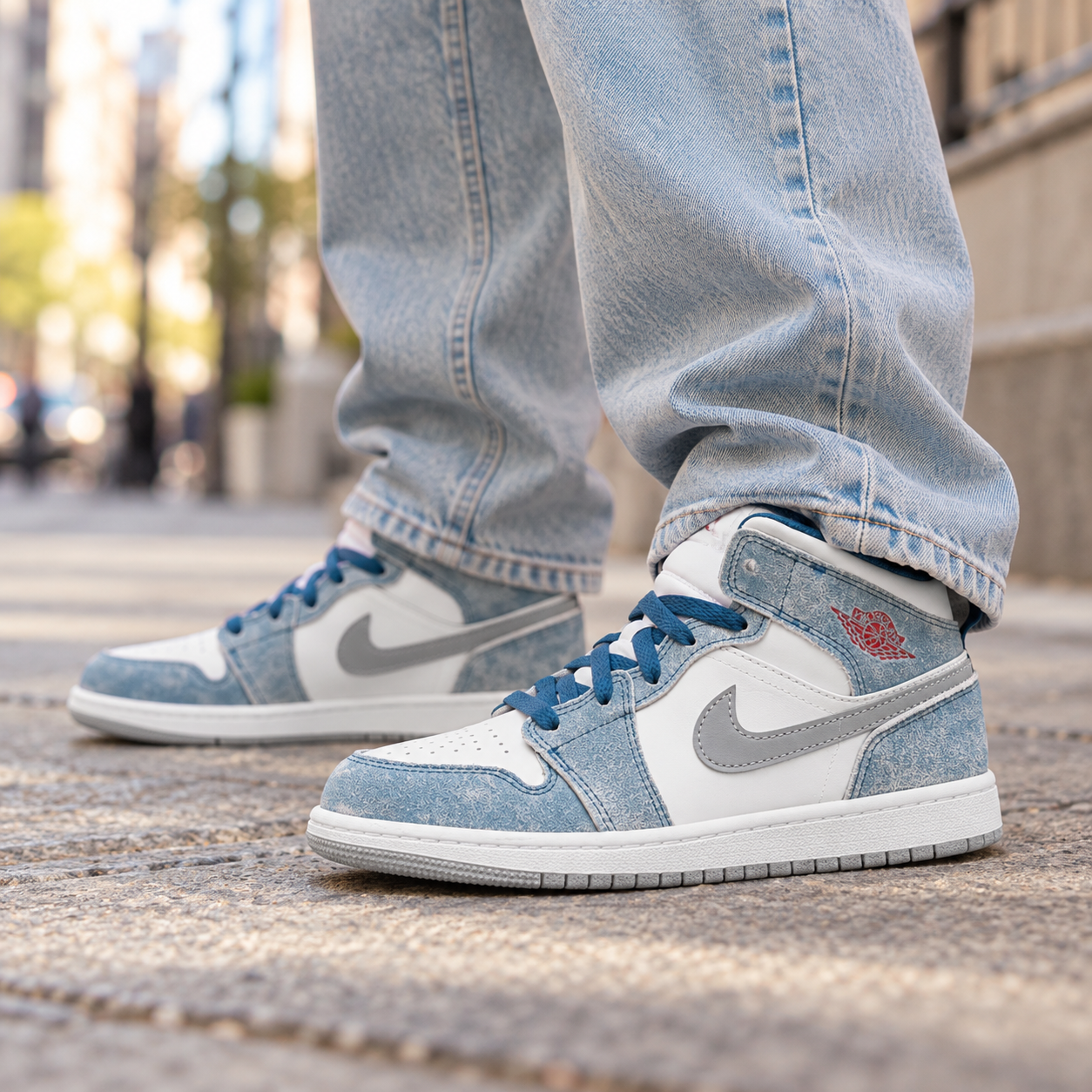 Air Jordan 1 Mid SE French Blue